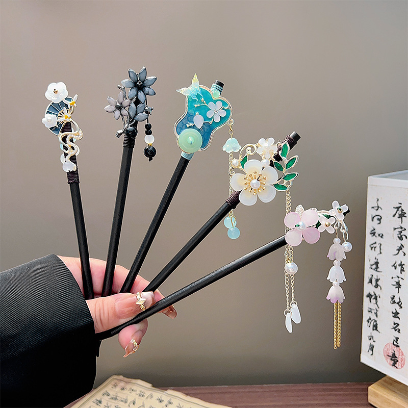Event Suppliers - 클래식 태슬 헤어 스틱 블랙 나무